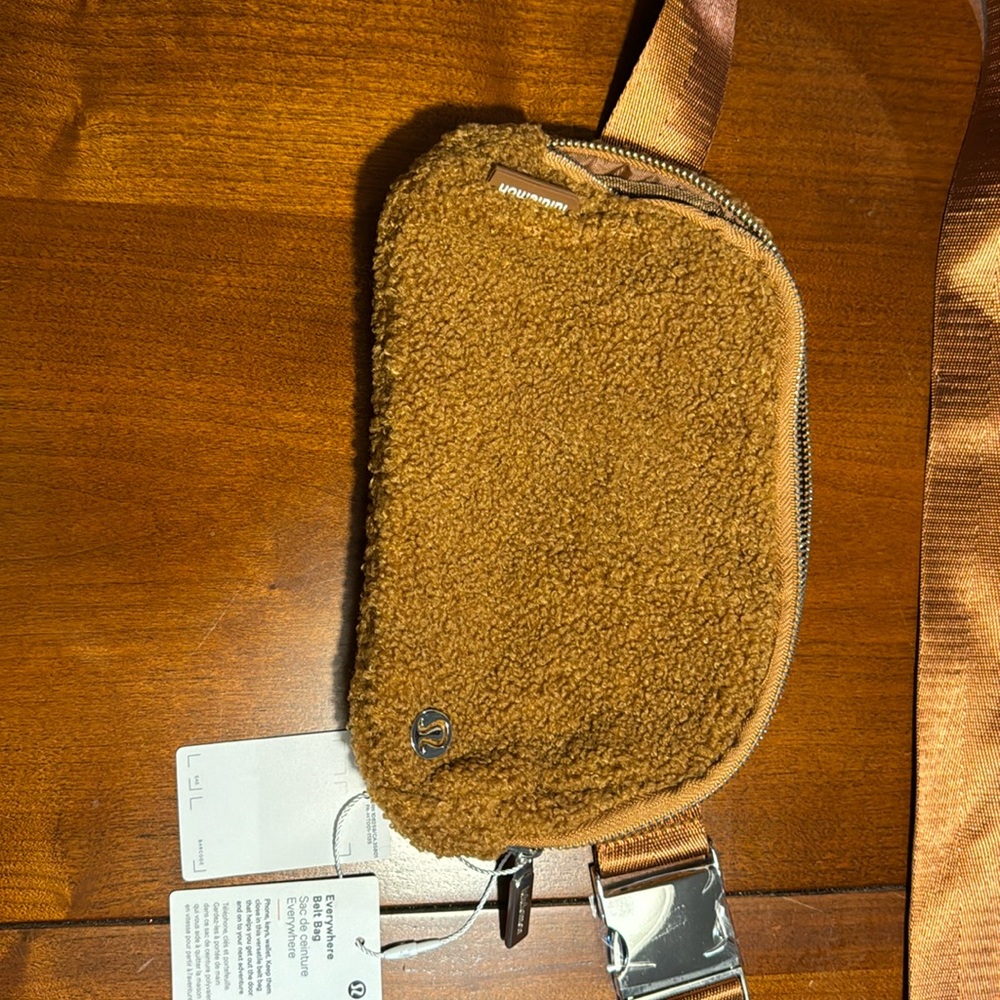 Lululemon Everywhere Belt Bag